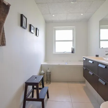 Three-bedroom Holiday In Juelsminde Sonderby (Midtjylland)