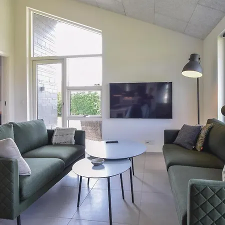 Three-bedroom Holiday In Juelsminde *
