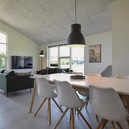 Three-bedroom Holiday In Juelsminde *