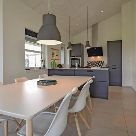 Three-bedroom Holiday In Juelsminde
